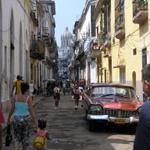 Seitenstrasse Havannas mit Blick auf El Capitolio