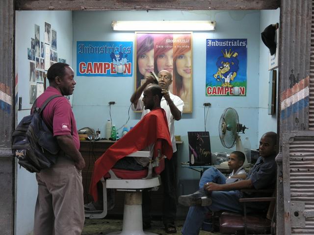Friseursalon in Kubas Hauptstadt lädt ein ...