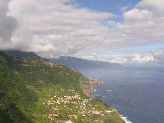 Steilküste im Nordosten von Madeira